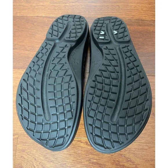 OOFOS OOlala Sandals Flip Flops Women's 7 US/38 EU Purple Camo Recovery Shoes - Picture 2 of 8